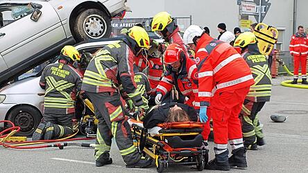 Feuerwehr und Johanniter mussten koordiniert vorgehen.