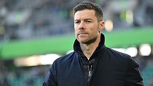 Xabi Alonso bleibt vor dem Bundesliga-Gipfel gegen die Bayern betont cool.