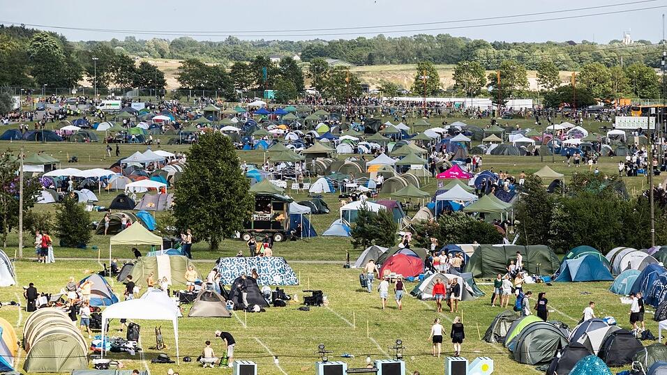 Das dänische Roskilde-Festival besuchen jedes Jahr mehr als 130.000 Menschen - hier ein Bild von 2025. (Archivbild) Das dänische Roskilde-Festival besuchen jedes Jahr mehr als 130.000 Menschen - hier ein Bild von 2025. (Archivbild)