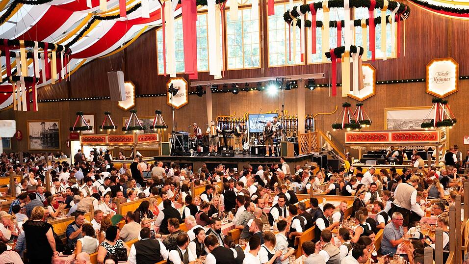 Die Partybilder vom Samstag, 15. August, aus dem Festzelt Krönner. Die Partybilder vom Samstag, 15. August, aus dem Festzelt Krönner.