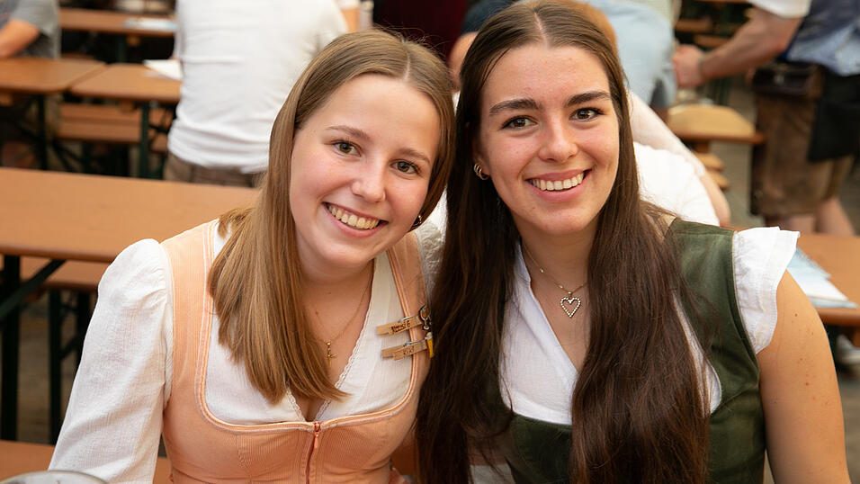 Die Partybilder vom Montag, 18. August, aus dem Festzelt Wenisch. Die Partybilder vom Montag, 18. August, aus dem Festzelt Wenisch.