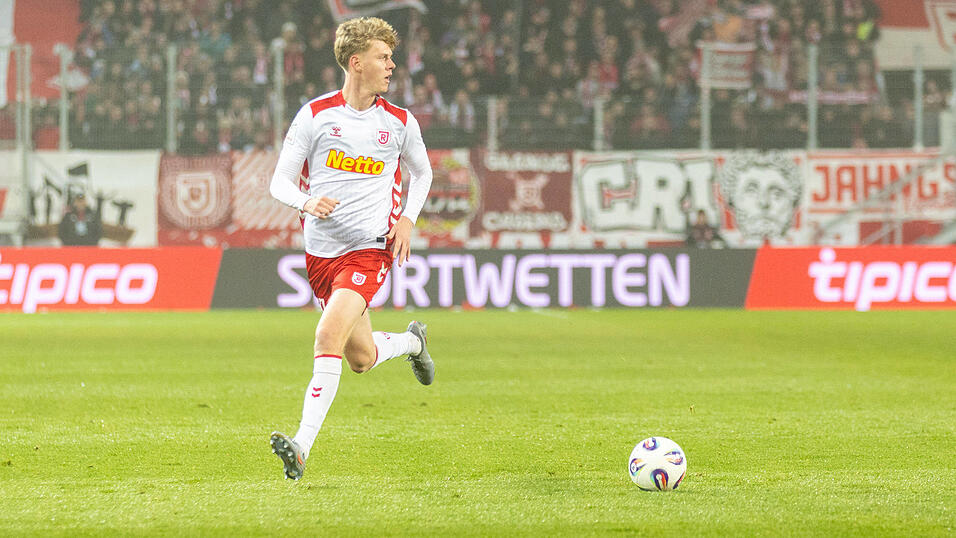 Auf die Jahn-Defensive um Leopold Wurm wartet im Heimspiel gegen Aachen und dessen Top-Offensivduo eine Herkulesaufgabe. Auf die Jahn-Defensive um Leopold Wurm wartet im Heimspiel gegen Aachen und dessen Top-Offensivduo eine Herkulesaufgabe.