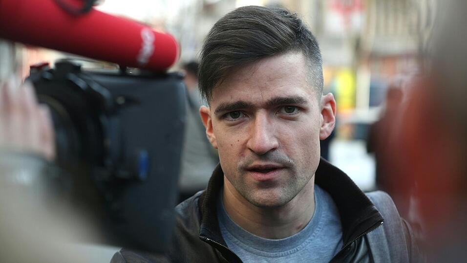 Martin Sellner ist ehemaliger Chef der rechten 'Identitären Bewegung' aus Österreich. Martin Sellner ist ehemaliger Chef der rechten 'Identitären Bewegung' aus Österreich.