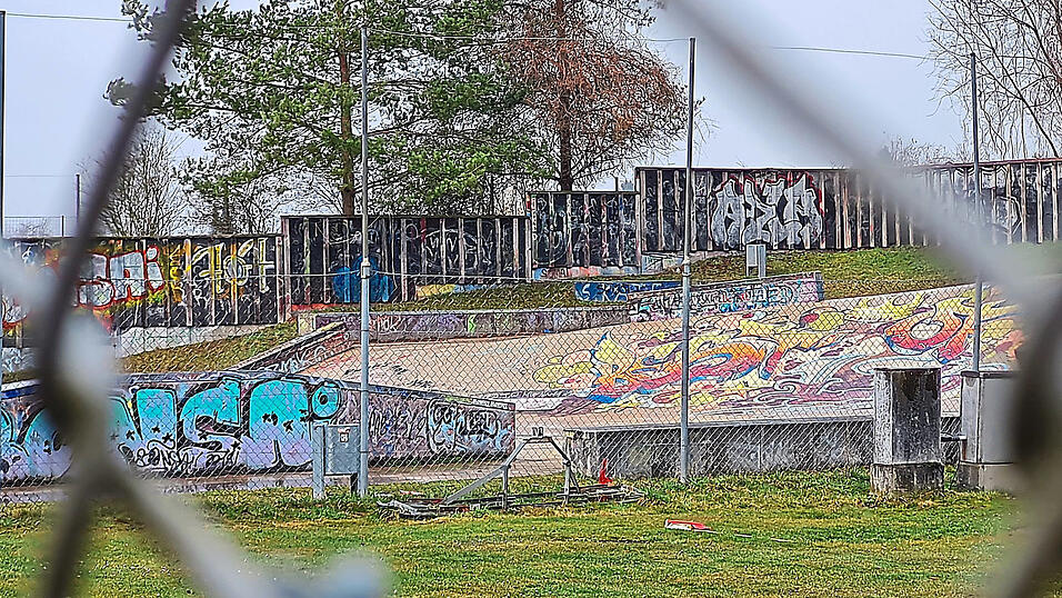 Einen 'bedauerlichen Zustand' attestierte Baureferent Johannes Doll der bestehenden Skateranlage im Bausenat.