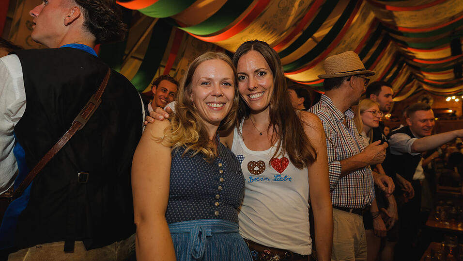 Die Partybilder vom Dienstag, 13. August 2024, aus dem Festzelt Weckmann. Die Partybilder vom Dienstag, 13. August 2024, aus dem Festzelt Weckmann.