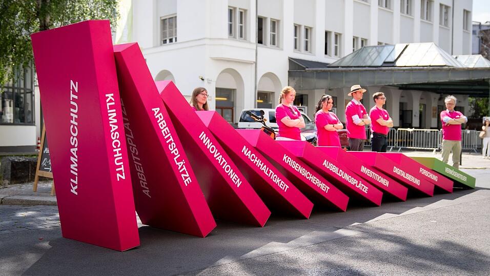 Der Verein 'Die Familienunternehmer' protestiert gegen eine geplante Verm&ouml;gensteuer.