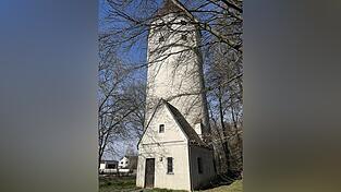 Der Wasserturm wartet auf den richtigen K&auml;ufer.
