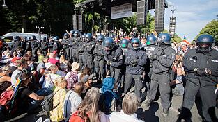 Die gro&szlig;e Corona-Demonstration in Berlin am 1. August musste die Polizei aufl&ouml;sen.