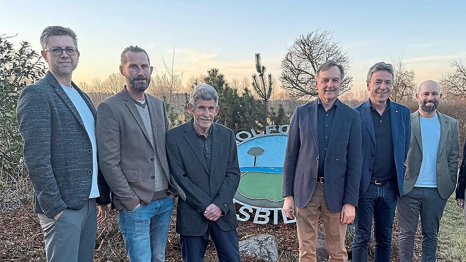 Die Golfclub-Vorstandschaft (von links): Tobias Rostalski, Jürgen Hausladen, Franz Bacher, Präsident Richard Erhardsberger, Dietmar Schnabel, Matthias Beiderbeck, Helmut Hunger. Die Golfclub-Vorstandschaft (von links): Tobias Rostalski, Jürgen Hausladen, Franz Bacher, Präsident Richard Erhardsberger, Dietmar Schnabel, Matthias Beiderbeck, Helmut Hunger.