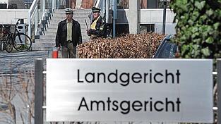 Wegen Geiselnahme muss sich ein Mann vor dem Landgericht Landshut verantworten.