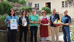 Sie machen sich stark für die Umwelt: Caroline Babl, Petra Meind, Ute Schödel-Geiger, Melanie Rauscher, Ewald Hausladen und Robert Kurzmann (von links). Die Chamer Umwelttage ziehen in die Klostermühle ein. Sie machen sich stark für die Umwelt: Caroline Babl, Petra Meind, Ute Schödel-Geiger, Melanie Rauscher, Ewald Hausladen und Robert Kurzmann (von links). Die Chamer Umwelttage ziehen in die Klostermühle ein.