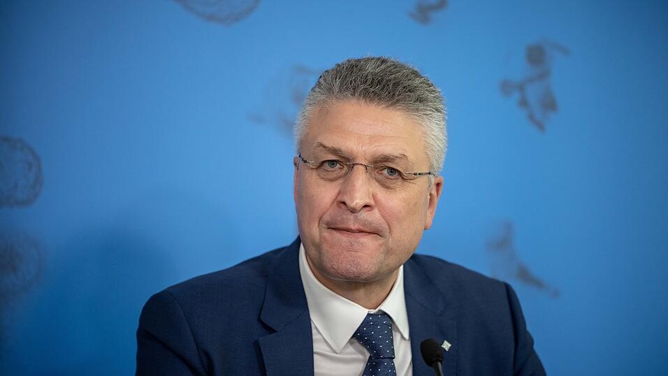 Lothar Wieler, der Pr&auml;sident des Robert Koch-Instituts (RKI). F&uuml;r einige St&auml;dte und Landkreise in Ostbayern hat das RKI tageweise falsche Zahlen geliefert. (Symbolbild)