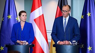 Kanzler Friedrich Merz, hier neben der d&auml;nischen Ministerpr&auml;sidentin Mette Frederiksen, ist wohl nicht mehr abgeneigt, gegen die USA harte Gegenma&szlig;nahmen im Gr&ouml;nland-Konflikt zu verh&auml;ngen.