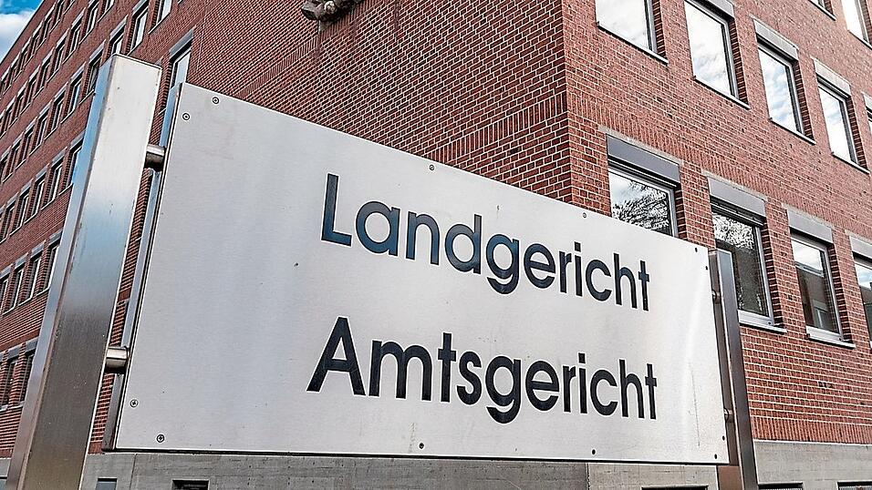 Gericht verurteilt Alkoholiker zu einer Freiheitsstrafe von vier Monaten - es sei seine letzte Chance, bevor er hinter Gitter k&auml;me.