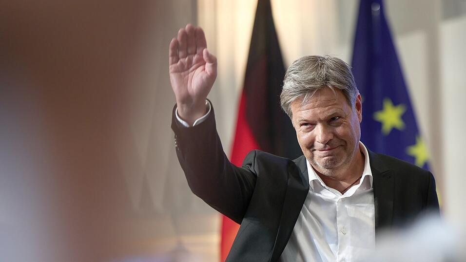 Robert Habeck war Bundeswirtschaftsminister und Vizekanzler und einer der f&uuml;hrenden K&ouml;pfe der Gr&uuml;nen. Nach der Wahlniederlage 2025 f&uuml;r seine Partei k&uuml;ndigt er nun den R&uuml;cktritt aus der Bundespolitik an - und will k&uuml;nftig an Universit&auml;ten arbeiten.