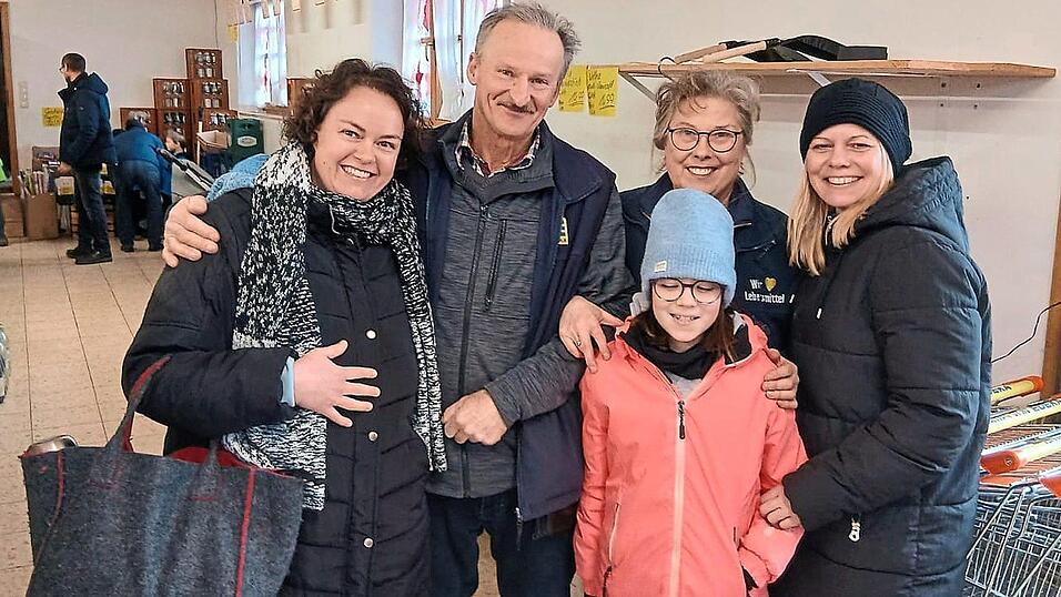 Fritz und Gerlinde Danner mit Familie empfingen am letzten &Ouml;ffnungstag nochmals ihre Kunden.