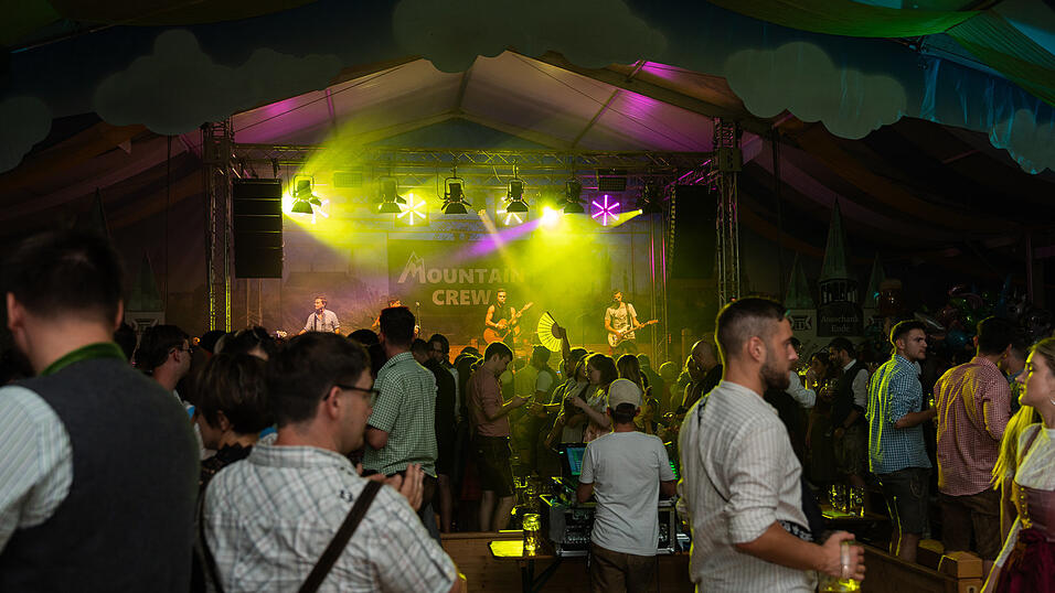 Die Partybilder vom Donnerstag, 17. August 2023, aus dem Festzelt Reisinger. Die Partybilder vom Donnerstag, 17. August 2023, aus dem Festzelt Reisinger.