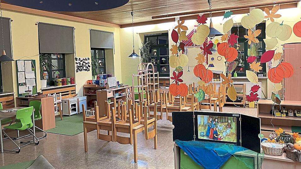 Der Marktrat hat jetzt sechs Planungsaufträge für den Neubau des Kindergartens vergeben. In einer Sanierung des Bestandsgebäudes, hier ein Blick in einen der Gruppenräume, sieht man keinen Sinn. Der Marktrat hat jetzt sechs Planungsaufträge für den Neubau des Kindergartens vergeben. In einer Sanierung des Bestandsgebäudes, hier ein Blick in einen der Gruppenräume, sieht man keinen Sinn.