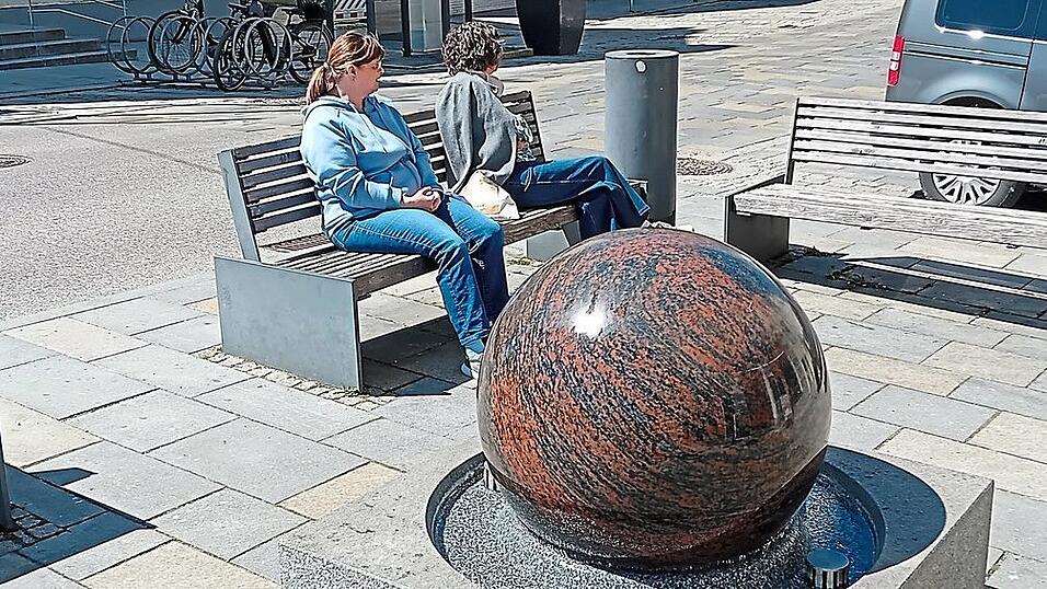 Einer der Vorschl&auml;ge zum Hitzeanpassungskonzept sieht eine begr&uuml;nte Pergola beim Kugelbrunnen vor. Der Vorschlag kam allerdings nicht von dem mit dem Konzept beauftragten B&uuml;ro, sondern aus den Reihen des Vilsbiburger Stadtrats.