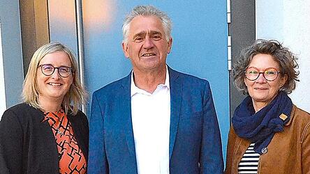Sabine Lex, Bernhard Grundner und Sonja Hampel (von links) sind das B&uuml;rgermeistertrio der Gemeinde S&uuml;nching.