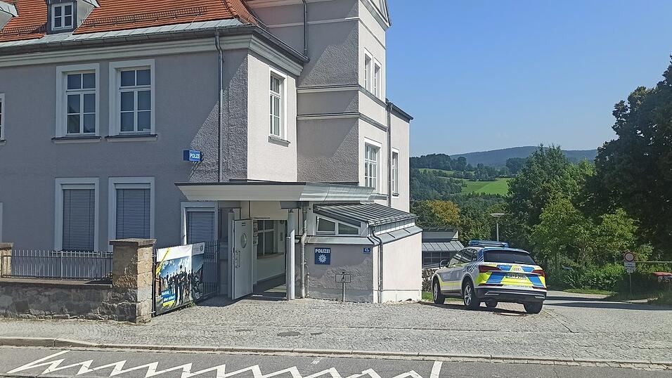 Der 29-Jährige wollte Anzeige bei der Polizei erstatten. Schnell wurde ihm das zum Verhängnis. Der 29-Jährige wollte Anzeige bei der Polizei erstatten. Schnell wurde ihm das zum Verhängnis.