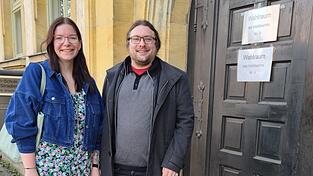 Johannes Spielbauer, Stadtrat und OB-Kandidat der Partei Die Linke, mit seiner Lebensgef&auml;hrtin Rebecca Pummer, die auf Platz 1 der Liste kandidierte.