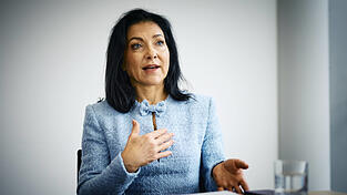 &bdquo;Kurzfristig k&ouml;nnen wir den Autofahrern leider nicht versprechen, dass der Preis sp&uuml;rbar nach unten geht&ldquo;, sagt Katherina Reiche (CDU), Bundesministerin f&uuml;r Wirtschaft und Energie.