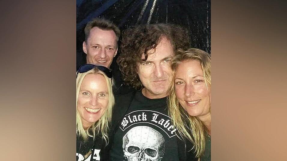Würden Sie diesem Herren Ihre physische und psychische Gesundheit anvertrauen? Ralf Leitner (M.) im Wacken-Element. Würden Sie diesem Herren Ihre physische und psychische Gesundheit anvertrauen? Ralf Leitner (M.) im Wacken-Element.