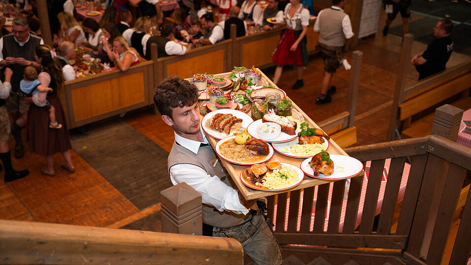Die Partybilder vom Montag, 17. August, aus dem Festzelt Krönner. Die Partybilder vom Montag, 17. August, aus dem Festzelt Krönner.