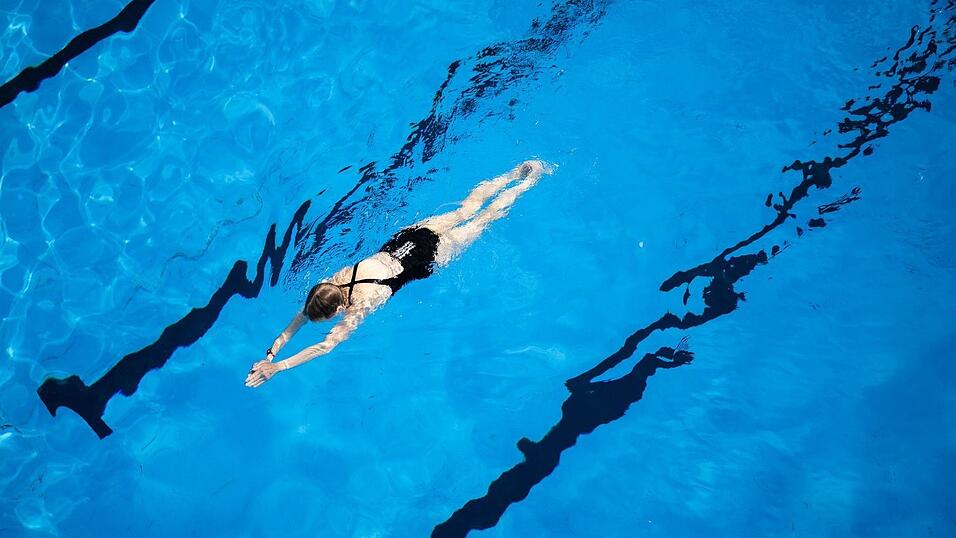 «Analytisch kann man unter Wasser nicht sein, nur emotional», sagt Pawlik über ihre Bahnen im Schwimmbecken. (Symbolbild) «Analytisch kann man unter Wasser nicht sein, nur emotional», sagt Pawlik über ihre Bahnen im Schwimmbecken. (Symbolbild)