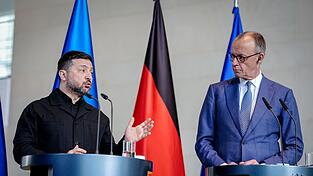 Deutschland und die Ukraine wollen noch enger zusammenarbeiten. Deutschland und die Ukraine wollen noch enger zusammenarbeiten.