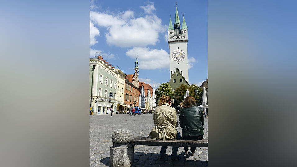 Dieses Frühlingslied singt Wolfgang Engel mit seinen Freunden am 1. Mai in der Jakobsgasse. (Foto: Mathias Adam)