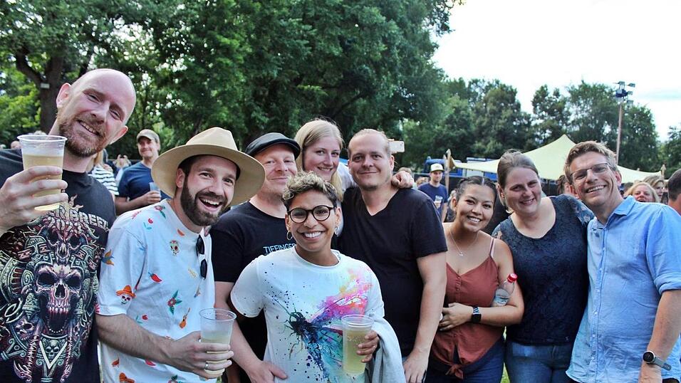 Fotos des&nbsp;ersten Open-Air-Abends auf der Ringelstecherwiese.&nbsp;