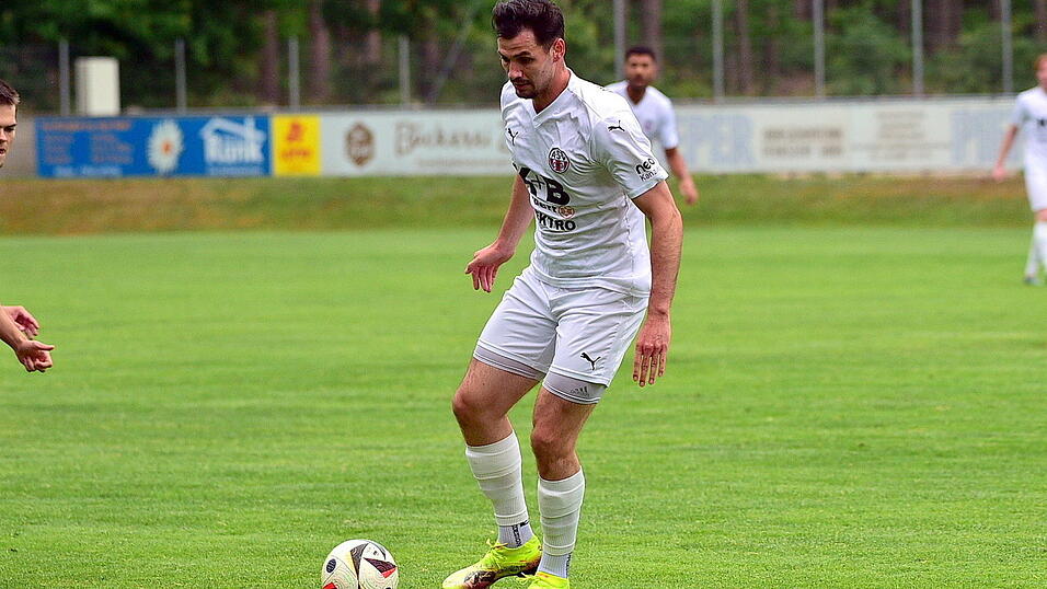 Andre Adkins und Lucas Chrubasik ragten aus einem geschlossenen Team des ASV Cham noch heraus. Andre Adkins und Lucas Chrubasik ragten aus einem geschlossenen Team des ASV Cham noch heraus.