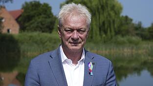 Minister Alois Rainer stellt im brandenburgischen Chorin eine Agenda für Heimatpolitik vor. Minister Alois Rainer stellt im brandenburgischen Chorin eine Agenda für Heimatpolitik vor.