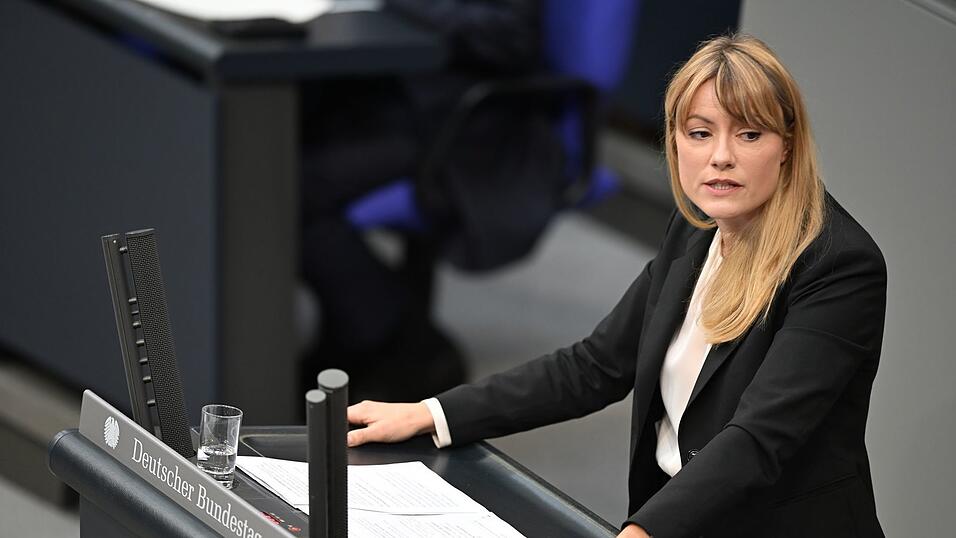 Clara Bünger kümmert sich in der Linksfraktion unter anderem um Fragen von Asyl- und Flüchtlingsschutz. (Archivfoto) Clara Bünger kümmert sich in der Linksfraktion unter anderem um Fragen von Asyl- und Flüchtlingsschutz. (Archivfoto)