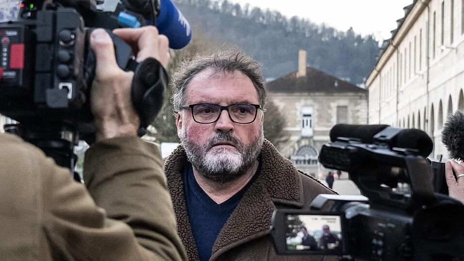 Der Mann selbst hat die Vorwürfe zurückgewiesen. Der Mann selbst hat die Vorwürfe zurückgewiesen.