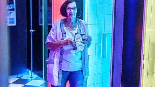 Helga Bauermann war dieses Jahr in einer RTL-Sendung zu Gast. Die Toilettenfrau der Disko Star wurde mit ihrem Buch 'Lassen Sie mich durch - ich bin Klofrau' bekannt.