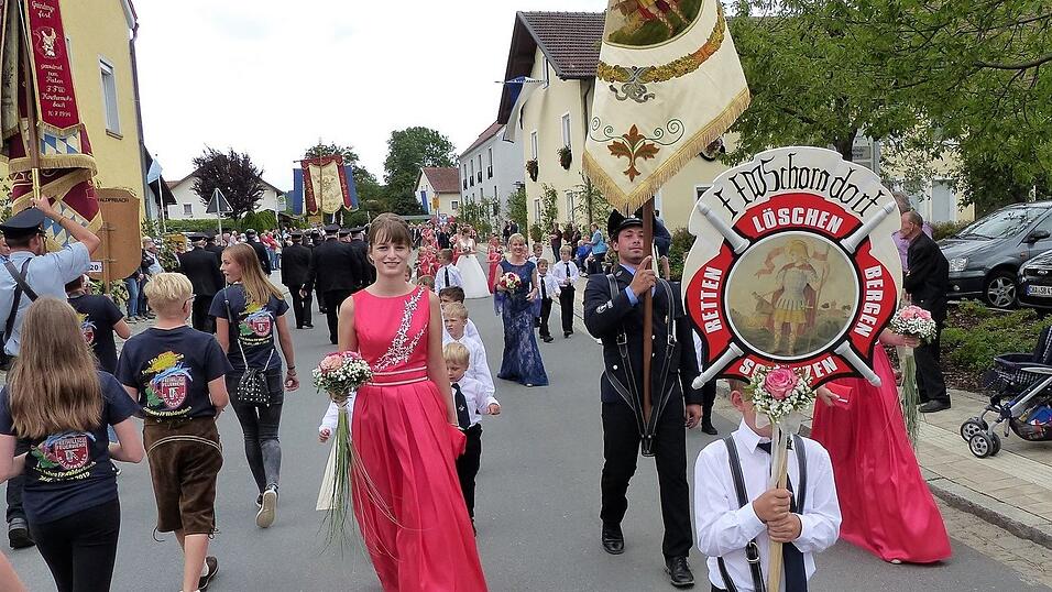 Es wurde eng im Schorndorfer Ortskern.
