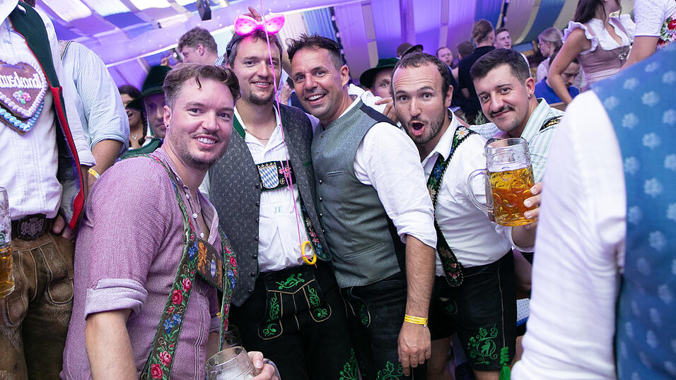 Die Partybilder vom Samstag, 16. August, aus dem Festzelt Wenisch. Die Partybilder vom Samstag, 16. August, aus dem Festzelt Wenisch.