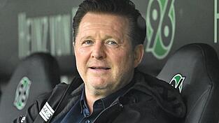 Hannovers Trainer Christian Titz beim Heimspiel gegen den Karlsruher SC (2:2). Hannovers Trainer Christian Titz beim Heimspiel gegen den Karlsruher SC (2:2).