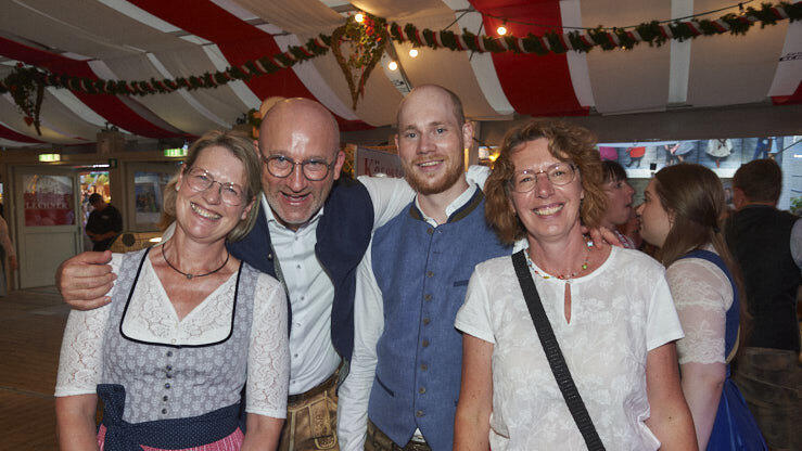 Die Partybilder vom Freitag, 9. August 2024, aus dem Festzelt Lechner. Die Partybilder vom Freitag, 9. August 2024, aus dem Festzelt Lechner.