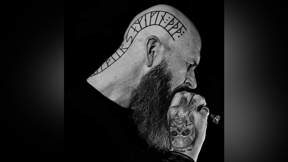 Tom Strohh&auml;cker hat einen unverkennbaren Stil - und setzt sich auch gerne selbst in Szene.