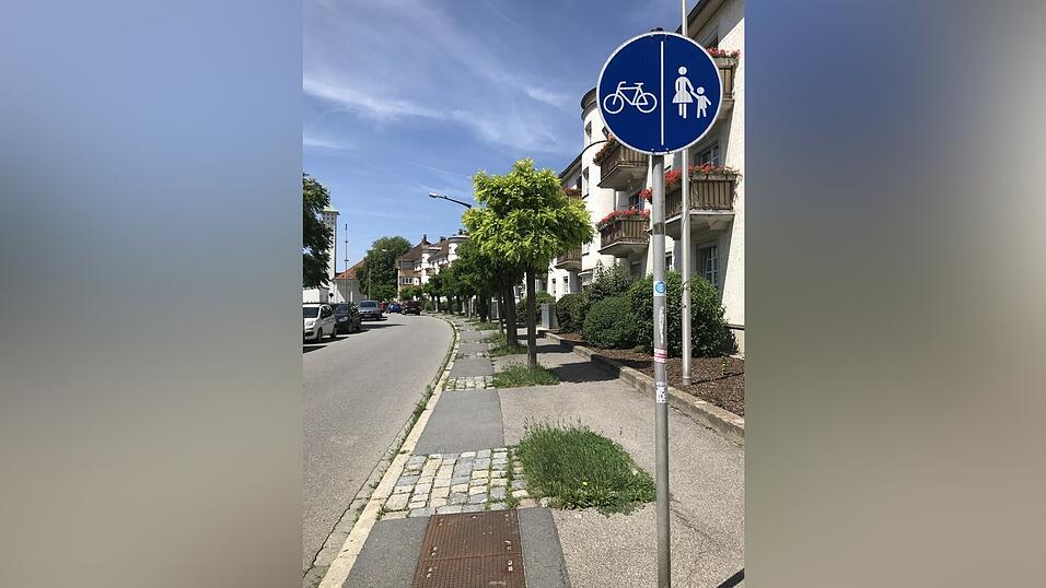 Der vermutliche schlechteste Radweg der Stadt an der Rennbahnstraße wird bald zu einem Grünstreifen samt schönen Bäumen.
