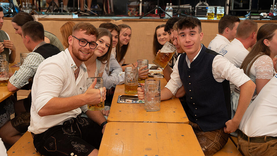 Die Partybilder vom Donnerstag, 17. August 2023, aus dem Festzelt Nothaft. Die Partybilder vom Donnerstag, 17. August 2023, aus dem Festzelt Nothaft.