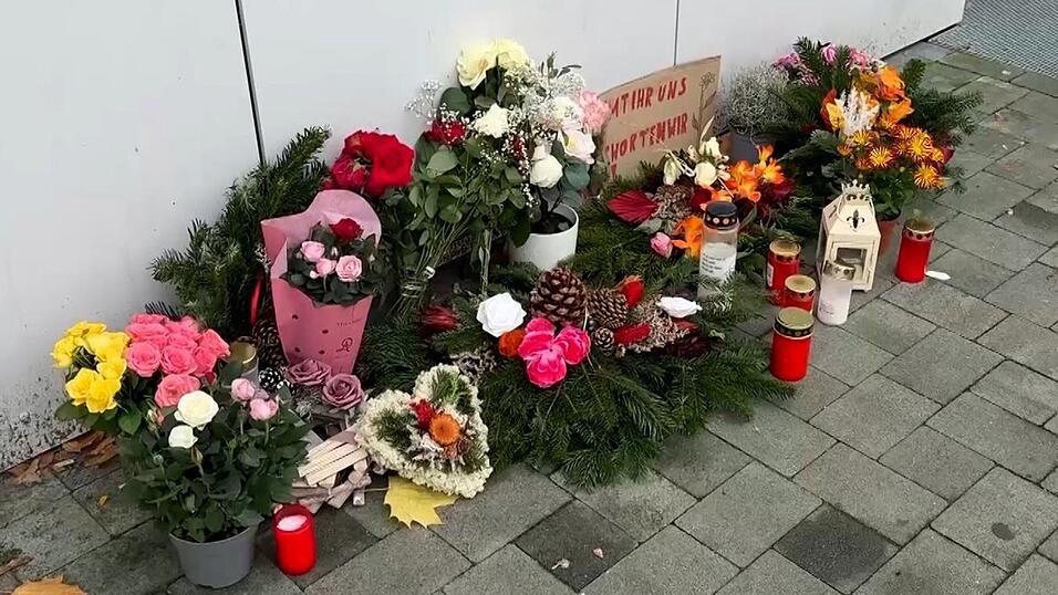 Nach der Tötung einer Mutter und ihrer Töchter in Berlin-Marzahn steht der Partner und Vater in Berlin vor Gericht. (Archivbild)