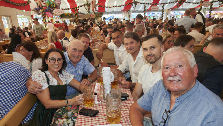 Die Partybilder vom Freitag, 14. August, aus dem Festzelt Lechner. Die Partybilder vom Freitag, 14. August, aus dem Festzelt Lechner.