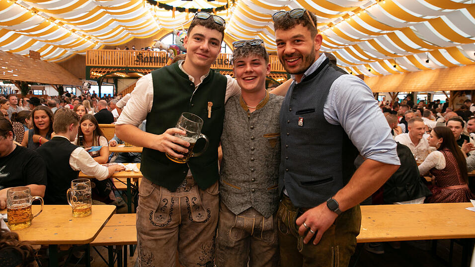 Die Partybilder vom Donnerstag, 14. August, aus dem Festzelt Nothaft. Die Partybilder vom Donnerstag, 14. August, aus dem Festzelt Nothaft.