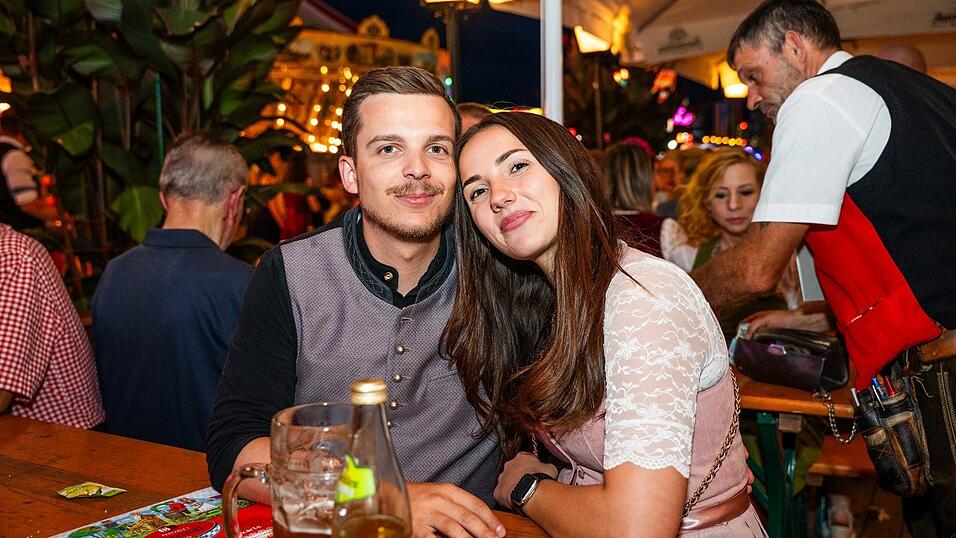 Die Partybilder vom Montag, 17. August, aus dem Festzelt Greindl. Die Partybilder vom Montag, 17. August, aus dem Festzelt Greindl.