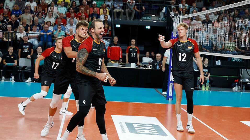 Das deutsche Team holte sich den ersten WM-Sieg.